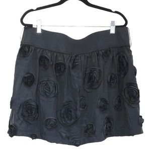 Stooshy Black Skirt with Raised Rosettes 17” Waist to Hem Pull-on Size XL